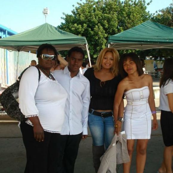 Meet your Posher, Marcela - Picture 1 of 1